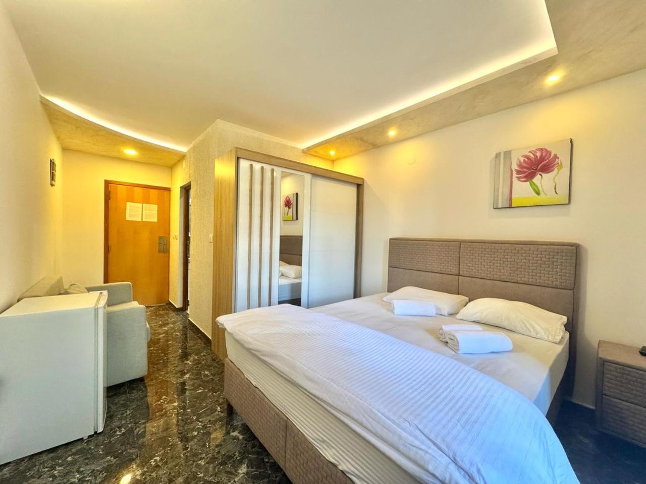 Beachfront Hotel Palma - Jaz Budva Eksteriør bilde